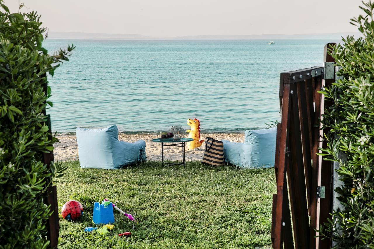 Hestia Beachfront Villa ポリフロノ エクステリア 写真